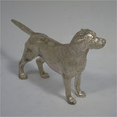 A very handsome Sterling Silver cast model of a male Labrador gun dog, having a realistically hand-chased body. Made in London in 2016. The dimensions of this fine hand-made cast sterling silver Labrador dog model are height 8.5 cms (3.3 inches), length 12.5 cms (5 inches), width 2.5 cms (1 inch), and it weighs approx. 275g (8.9 troy ounces).    