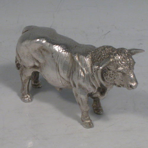    Sterling silver fine cast model of a Herefordshire bull, made in London in 2002. Length 9 cms (3.5 inches), height 5 cms (2 inches). Weight approx. 337g (10.9 troy ounces)