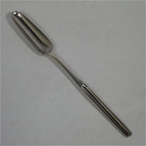 A very handsome Antique Georgian George II Sterling Silver marrow scoop, having a hand-chased shell back above heel on reverse. Made by Ebenezer Coker of London in 1752. The dimensions of this fine hand-made antique silver marrow scoop are length 22 cms (8.75 inches), and it weighs approx. 55g (1.8 troy ounces). Please note that this item is monogrammed.