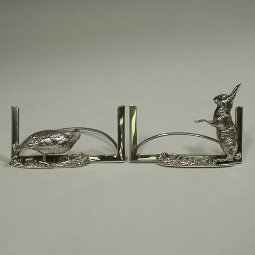 Antique Edwardian sterling silver pair of menu card holders with hare and pheasant figures, made by Grey and Co. of Birmingham in 1904.