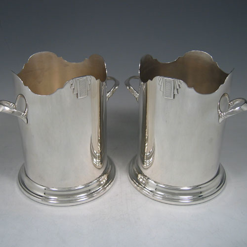 Silver plated pair of Art Deco siphon stands made in ca. 1930. Height 17 cms, internal diameter 11 cms.