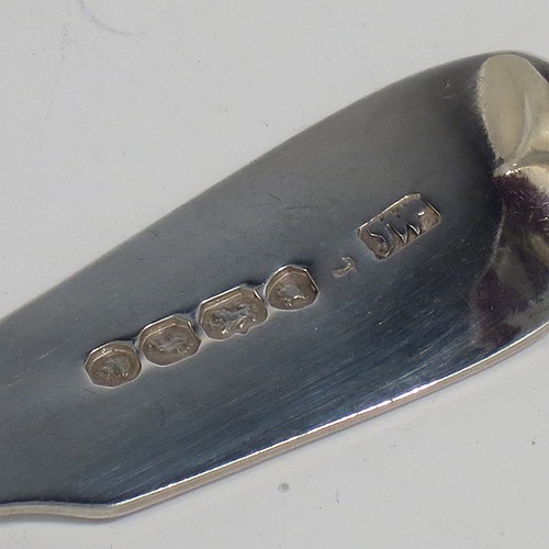 A large Antique early Victorian Sterling Silver tea caddy spoon, having a plain Fiddle pattern handle, and a pear-shaped plain oval bowl. Made by James Wintle of London in 1841. The dimensions of this fine hand-made antique silver tea caddy spoon are length 12.5 cms (5 inches), width across bowl 4 cms (1.5 inches), and it weighs approx. 25g (0.8 troy ounces). Please note that this item is monogrammed.   