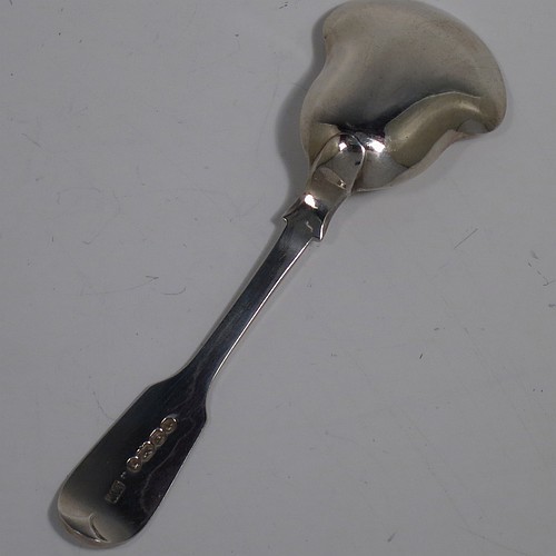 A large Antique early Victorian Sterling Silver tea caddy spoon, having a plain Fiddle pattern handle, and a pear-shaped plain oval bowl. Made by James Wintle of London in 1841. The dimensions of this fine hand-made antique silver tea caddy spoon are length 12.5 cms (5 inches), width across bowl 4 cms (1.5 inches), and it weighs approx. 25g (0.8 troy ounces). Please note that this item is monogrammed.   